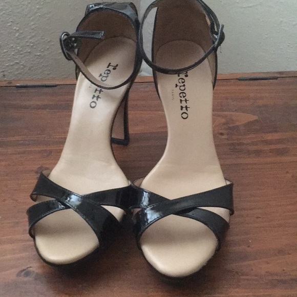 Pair of lovely black patent Repetto heels - Picture 2 of 4